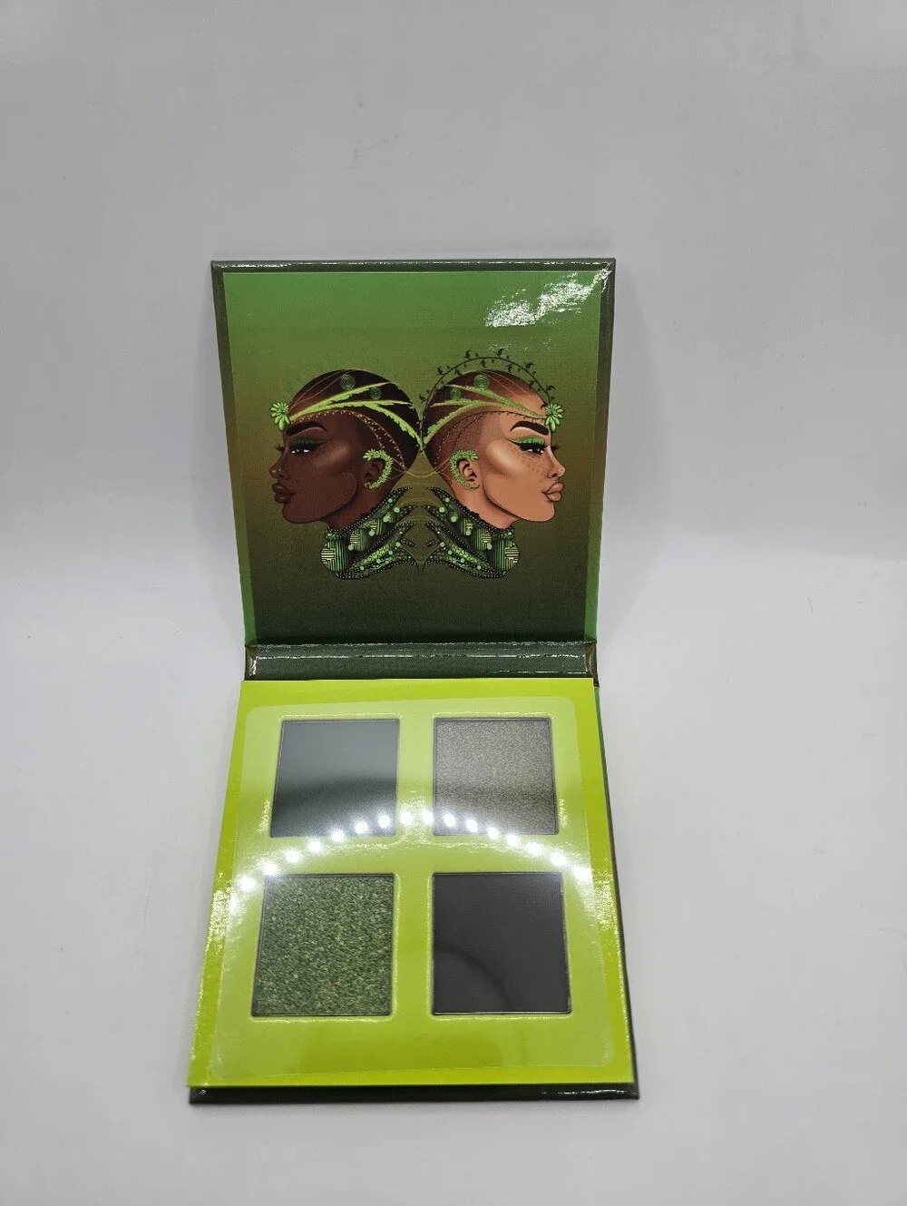 New In Box Juvia's Place The Rebel Army Eyeshadow Palette 4 Shades Greens